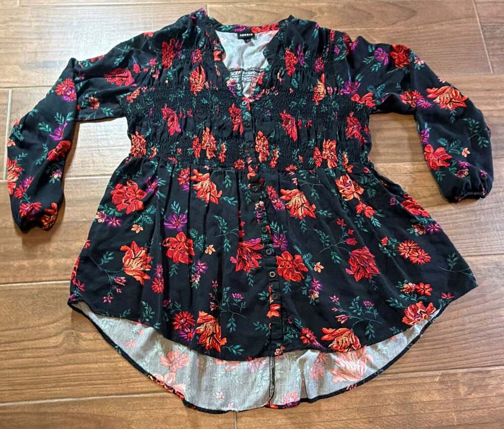 Torrid Floral Smocked Button-Front Tunic Top Size 1 Black Long Sleeve